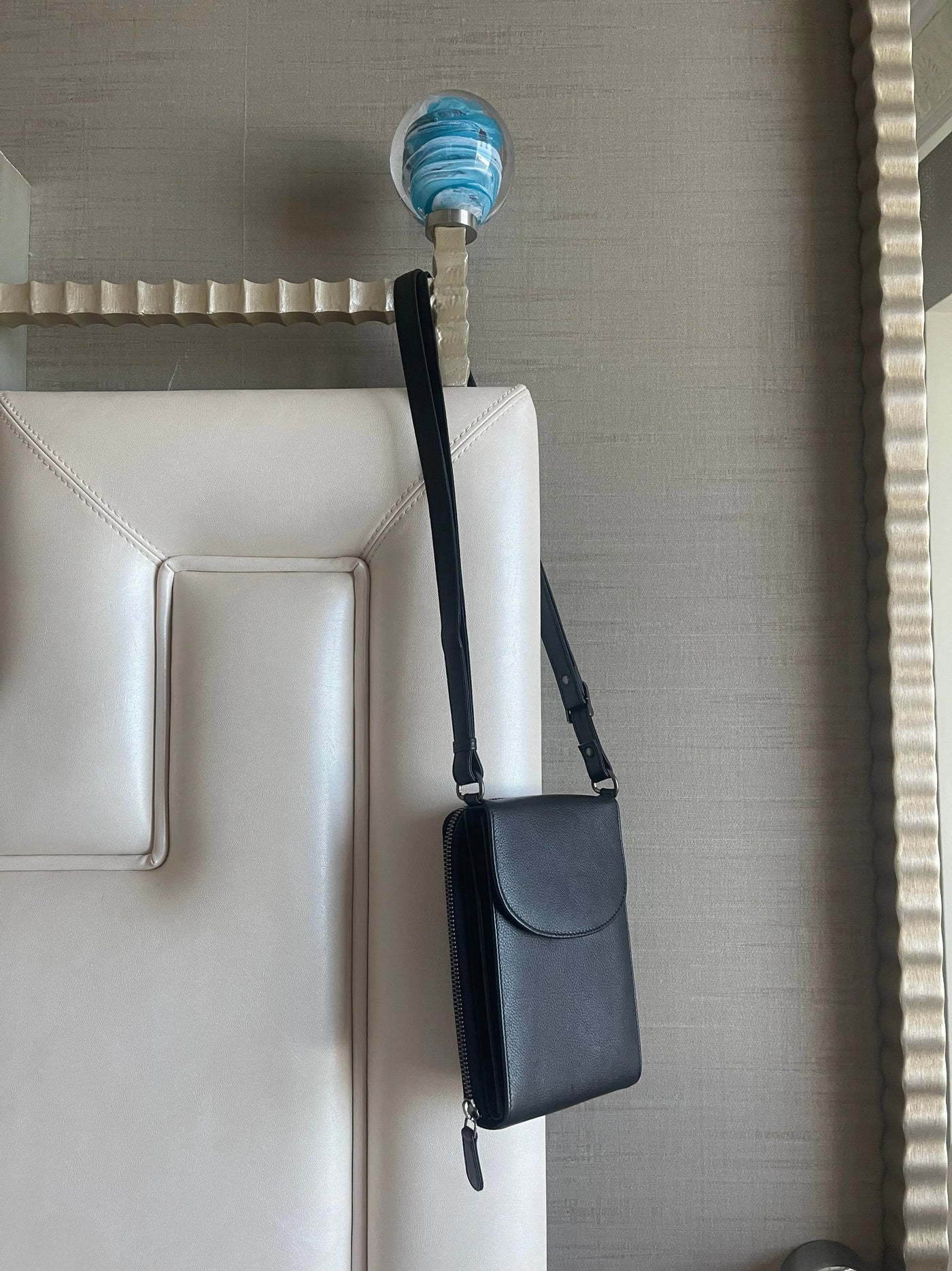 Zürich Mini Crossbody Bag 3 in 1; Smartphone, Kreditkarte und Dokumente aus gewalktem Leder